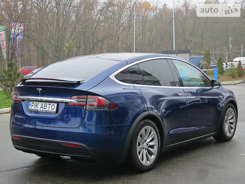 Позашляховик / Кросовер Tesla Model X 2016 в Києві