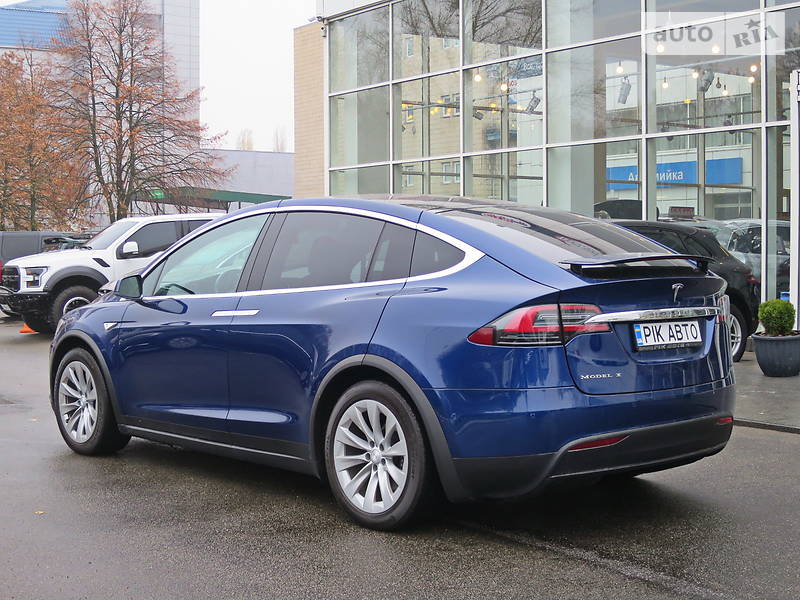 Позашляховик / Кросовер Tesla Model X 2016 в Києві
