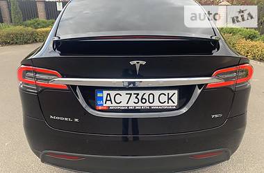 Позашляховик / Кросовер Tesla Model X 2018 в 