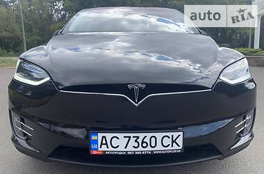 Позашляховик / Кросовер Tesla Model X 2018 в 
