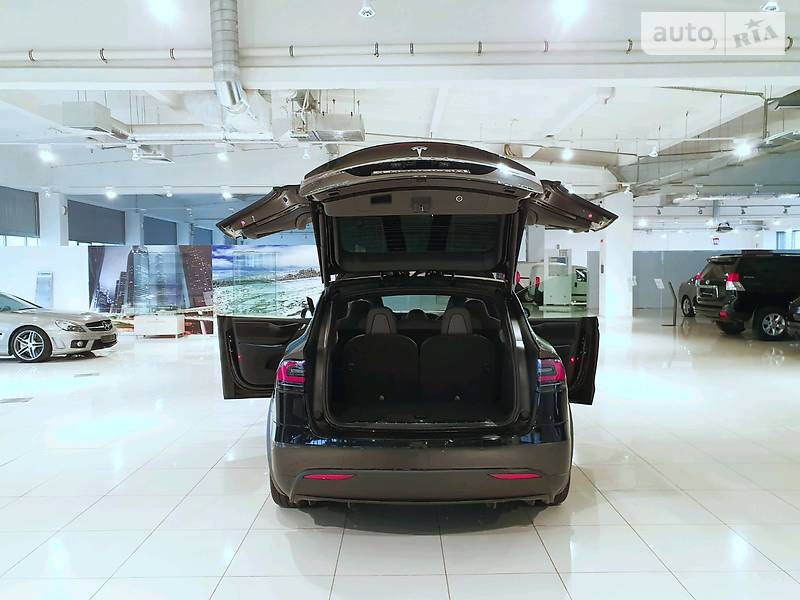 Позашляховик / Кросовер Tesla Model X 2018 в Києві фото 18 Позашляховик / Кросовер Tesla Model X 2018 в Києві