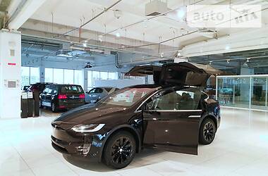 Внедорожник / Кроссовер Tesla Model X 2018 в Киеве