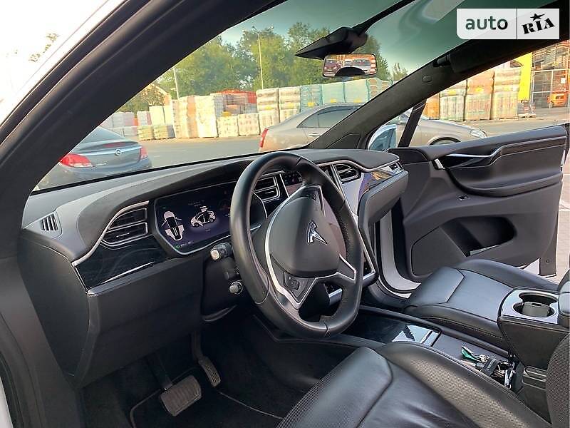 Позашляховик / Кросовер Tesla Model X 2016 в Івано-Франківську
