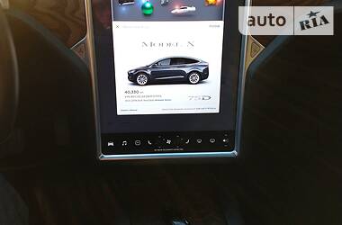 Позашляховик / Кросовер Tesla Model X 2017 в 