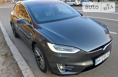 Позашляховик / Кросовер Tesla Model X 2017 в 