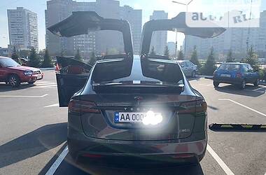 Позашляховик / Кросовер Tesla Model X 2016 в 