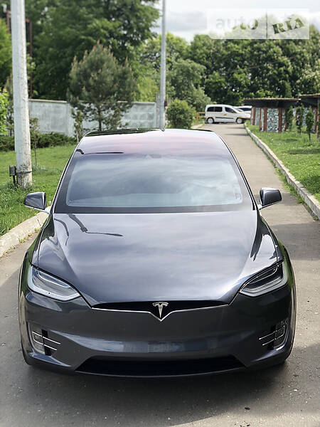 Позашляховик / Кросовер Tesla Model X 2016 в Хмельницькому