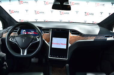 Позашляховик / Кросовер Tesla Model X 2018 в 