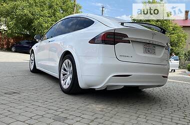 Хетчбек Tesla Model X 2016 в Сторожинці