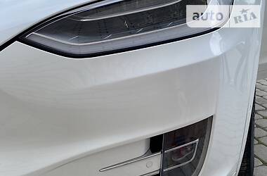 Хетчбек Tesla Model X 2016 в Сторожинці