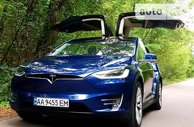 Внедорожник / Кроссовер Tesla Model X 2016 в 