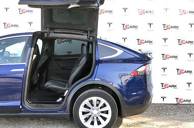 Позашляховик / Кросовер Tesla Model X 2017 в Києві