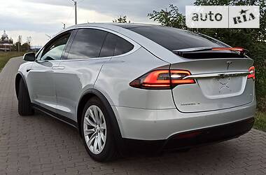 Внедорожник / Кроссовер Tesla Model X 2018 в Стрые