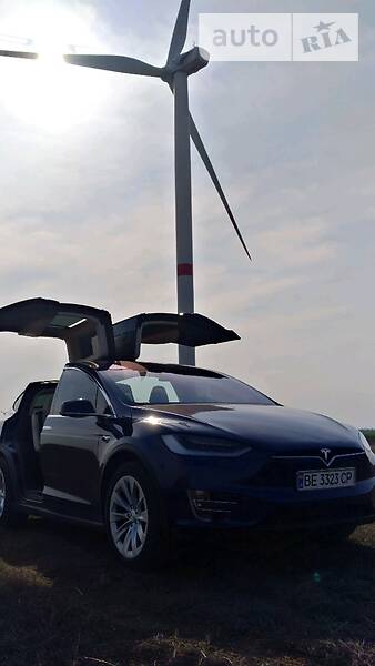 Позашляховик / Кросовер Tesla Model X 2018 в Миколаєві