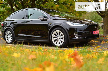 Внедорожник / Кроссовер Tesla Model X 2018 в 