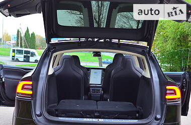 Внедорожник / Кроссовер Tesla Model X 2018 в 