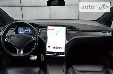 Позашляховик / Кросовер Tesla Model X 2016 в 