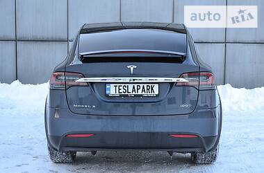 Позашляховик / Кросовер Tesla Model X 2017 в Києві