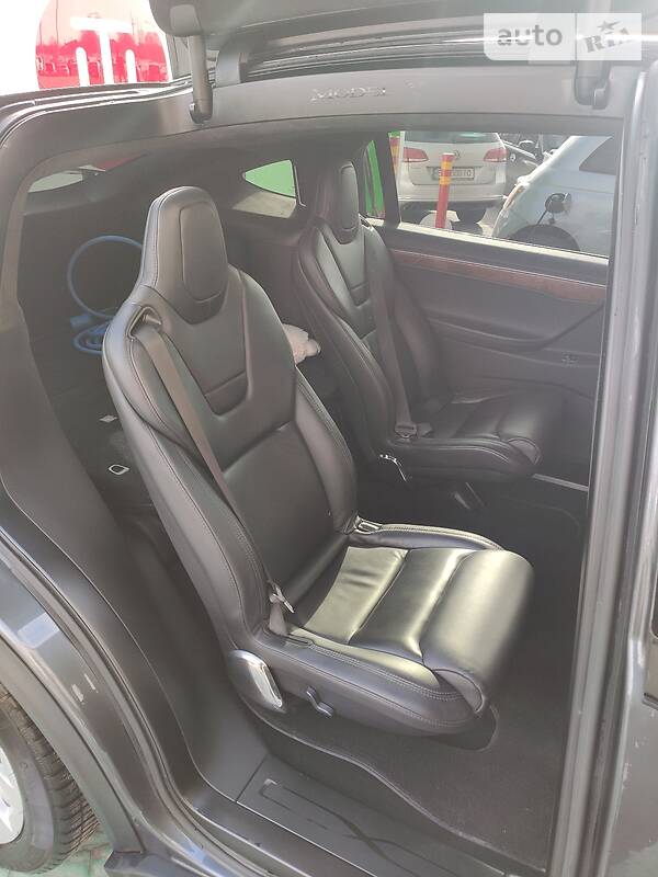 Позашляховик / Кросовер Tesla Model X 2017 в Львові фото 7 Позашляховик / Кросовер Tesla Model X 2017 в Львові