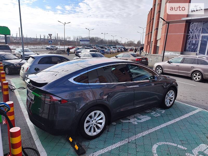 Позашляховик / Кросовер Tesla Model X 2017 в Львові фото 5 Позашляховик / Кросовер Tesla Model X 2017 в Львові