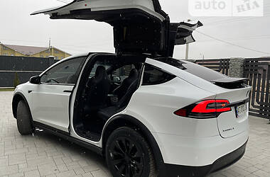 Хетчбек Tesla Model X 2017 в Коломиї