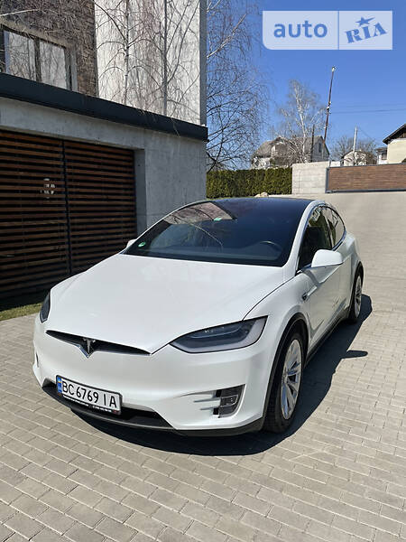 Позашляховик / Кросовер Tesla Model X 2017 в 