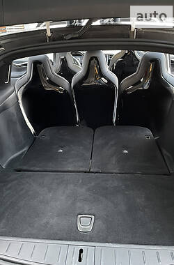 Позашляховик / Кросовер Tesla Model X 2017 в 