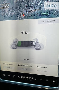 Позашляховик / Кросовер Tesla Model X 2017 в 