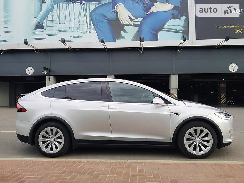 Внедорожник / Кроссовер Tesla Model X 2018 в Киеве