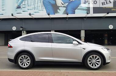 Внедорожник / Кроссовер Tesla Model X 2018 в 