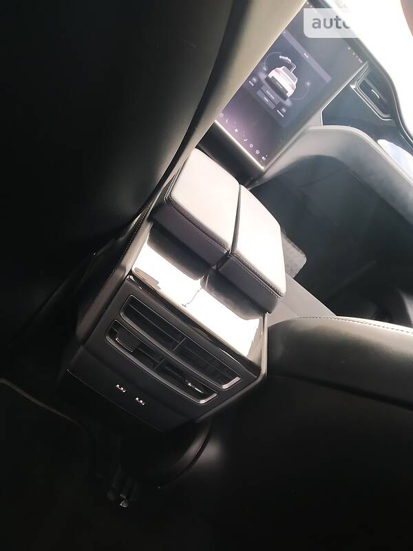 Внедорожник / Кроссовер Tesla Model X 2018 в Киеве