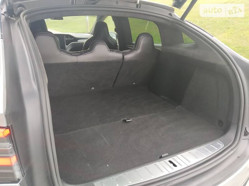 Внедорожник / Кроссовер Tesla Model X 2018 в Киеве