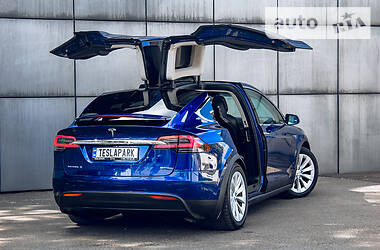 Внедорожник / Кроссовер Tesla Model X 2016 в Киеве