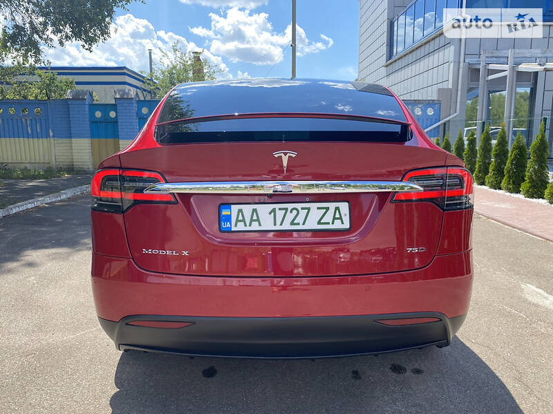 Позашляховик / Кросовер Tesla Model X 2016 в Києві