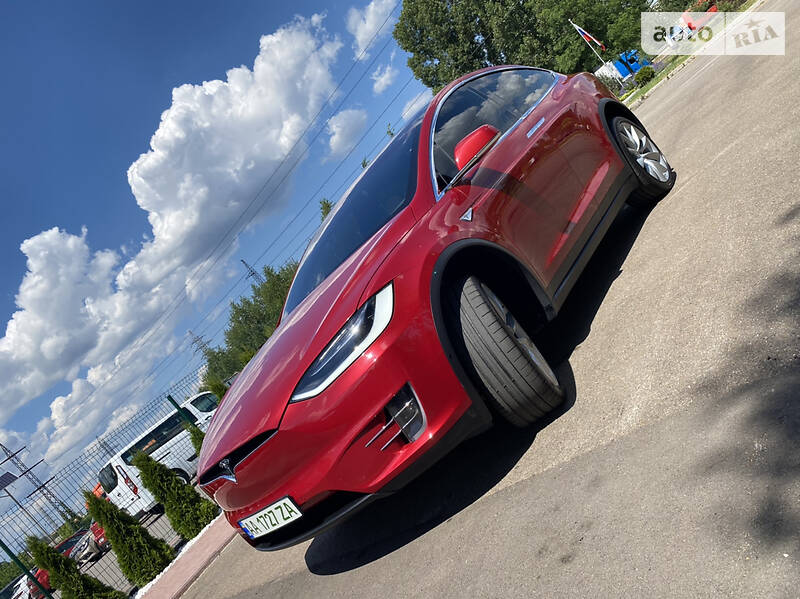 Позашляховик / Кросовер Tesla Model X 2016 в Києві