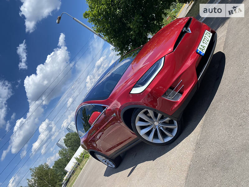 Позашляховик / Кросовер Tesla Model X 2016 в Києві