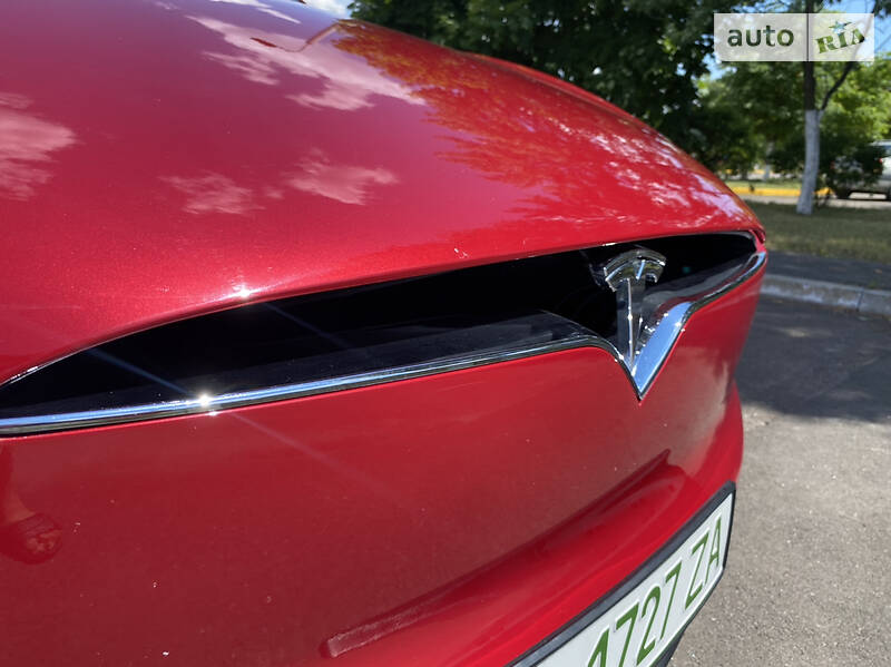 Позашляховик / Кросовер Tesla Model X 2016 в Києві