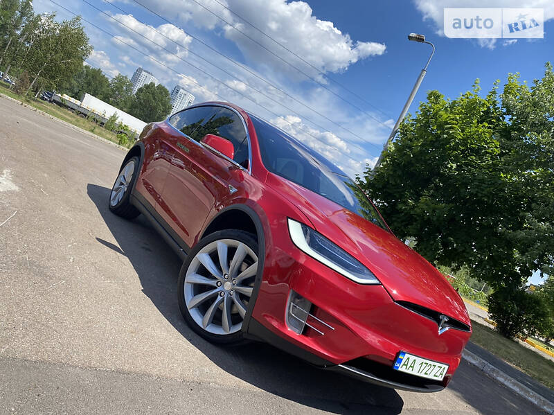 Позашляховик / Кросовер Tesla Model X 2016 в Києві