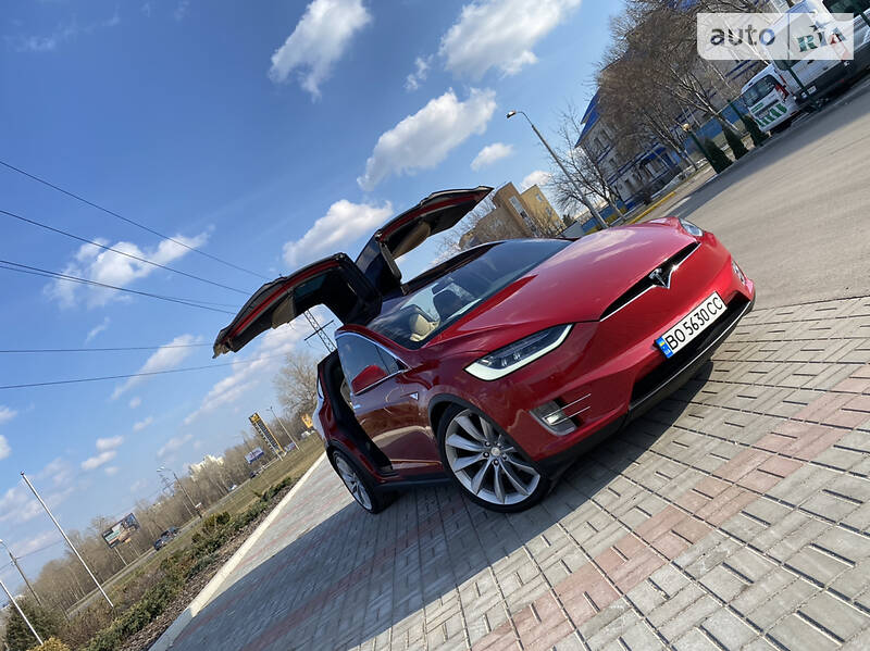 Позашляховик / Кросовер Tesla Model X 2016 в Києві