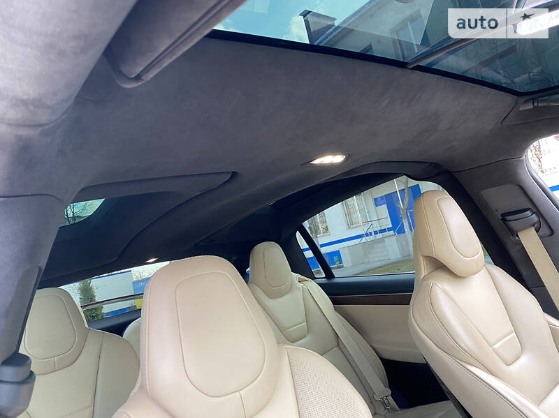 Позашляховик / Кросовер Tesla Model X 2016 в Києві