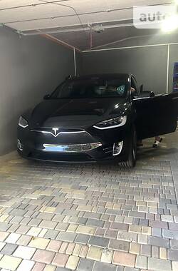 Позашляховик / Кросовер Tesla Model X 2017 в Запоріжжі
