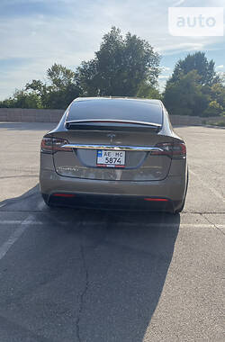 Позашляховик / Кросовер Tesla Model X 2016 в Кривому Розі