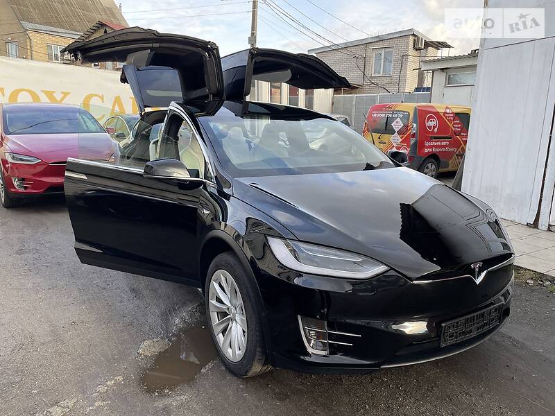 Tesla Model X 2018