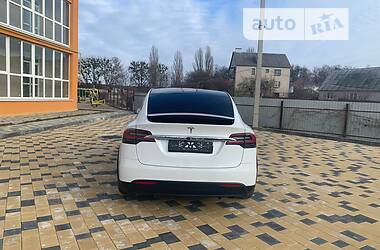 Внедорожник / Кроссовер Tesla Model X 2019 в Киеве