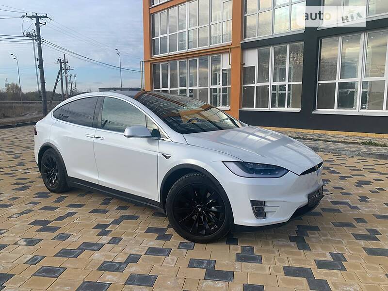 Внедорожник / Кроссовер Tesla Model X 2019 в Киеве