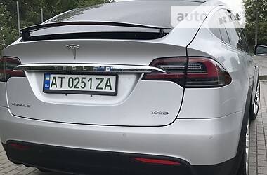 Позашляховик / Кросовер Tesla Model X 2018 в Івано-Франківську