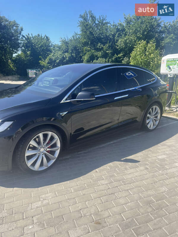 Позашляховик / Кросовер Tesla Model X 2016 в Сумах
