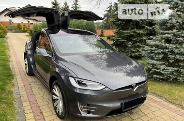Хэтчбек Tesla Model X 2020 в Киеве