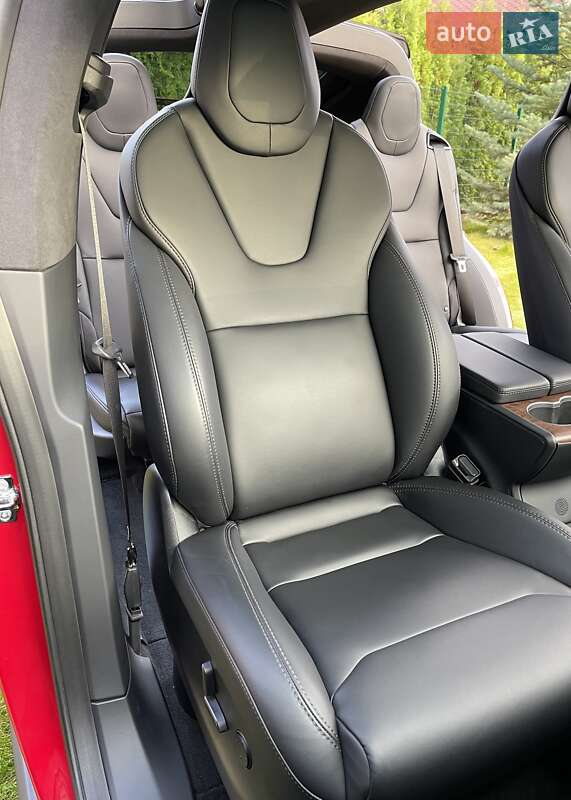 Внедорожник / Кроссовер Tesla Model X 2019 в Киеве