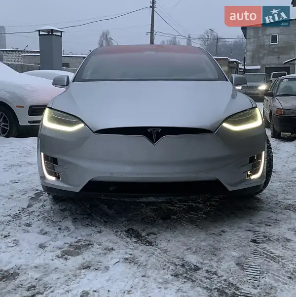 Внедорожник / Кроссовер Tesla Model X 2017 в 